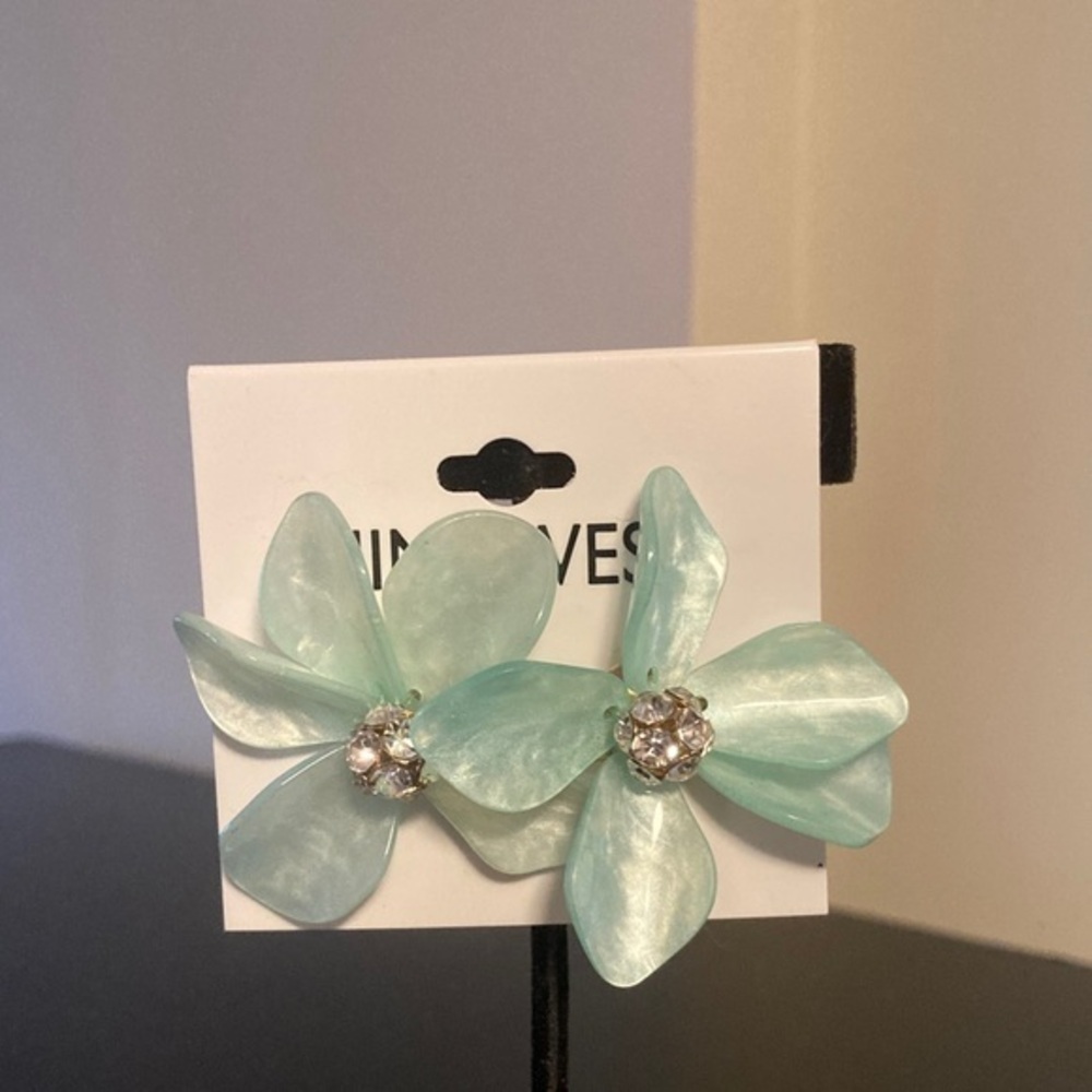 Nine West Blue Floral Earrings